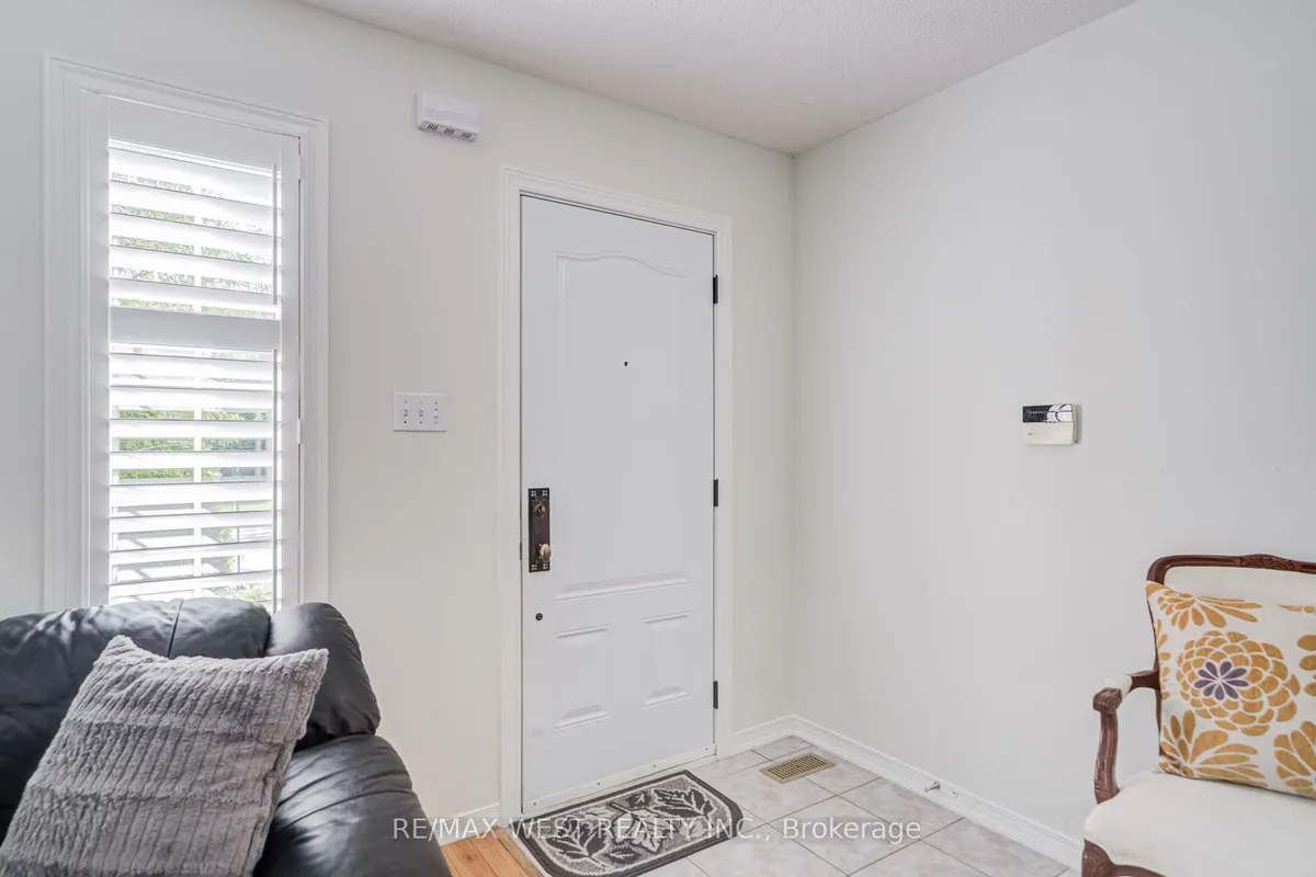 294 Hawkview Boulevard, ON L4H 2G7