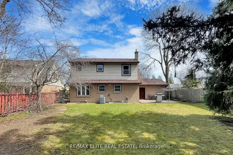 50 Henderson Avenue, ON L3T 2K7