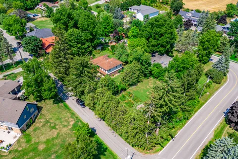 80 Centre Street, ON L0G 1T0