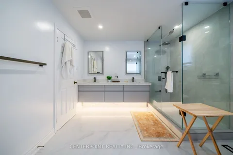 8 Woodlawn Road, ON L3P 7G4