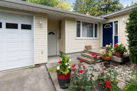 208 Martin Street, ON L7B 1J5