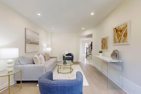 27 Penny Crescent, ON L3P 5Y2