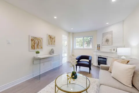 27 Penny Crescent, ON L3P 5Y2