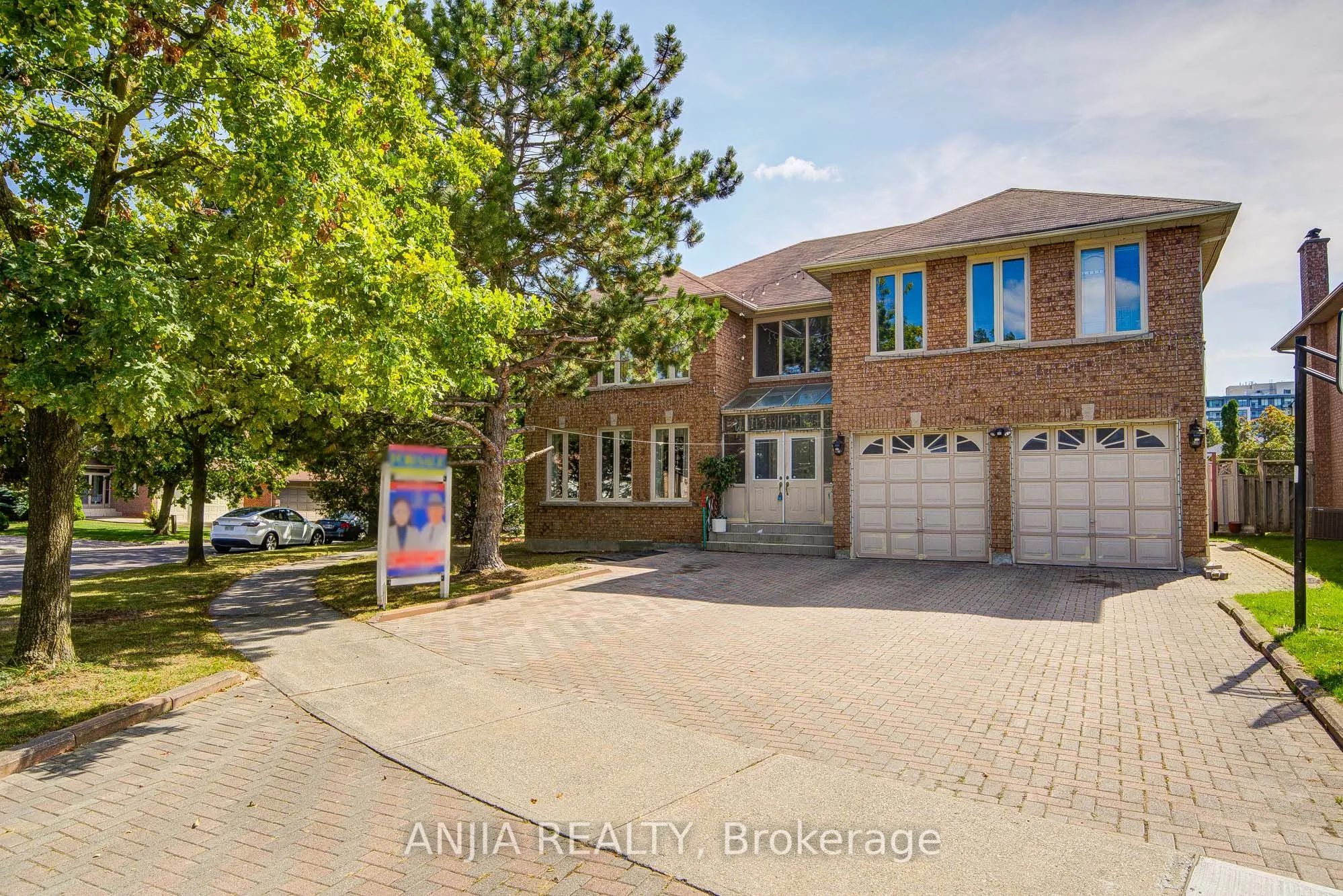 20 Lady Lynn Crescent, ON L4B 3V4
