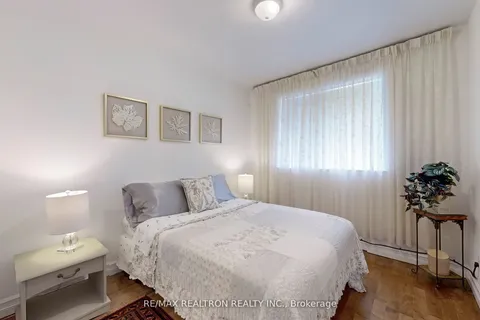 463 Judlea Court, ON L4C 2X8