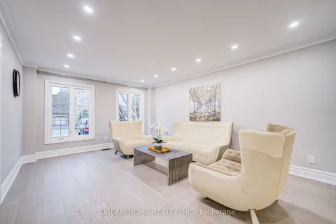 352 Kennedy Street, ON L4G 5M4