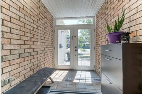 74 Blackmore Avenue, ON L4B 2A1