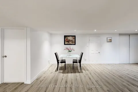 11 Uplands Avenue, ON L4J 1J8