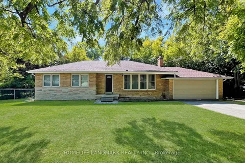 11 Uplands Avenue, ON L4J 1J8