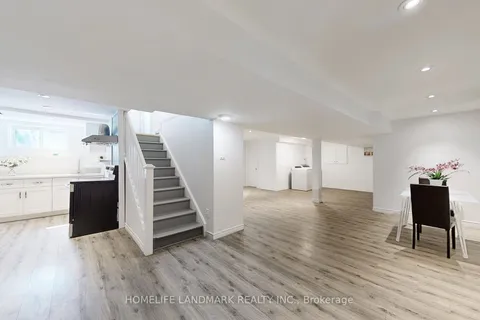 11 Uplands Avenue, ON L4J 1J8