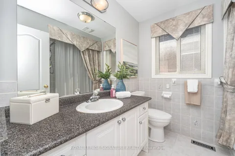 15 Water Garden Lane, ON L4H 1N2