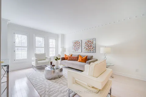 27 Binscarth Crescent, ON L4J 4S4