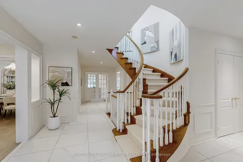 10 MACRILL Road, ON L6C 1S2