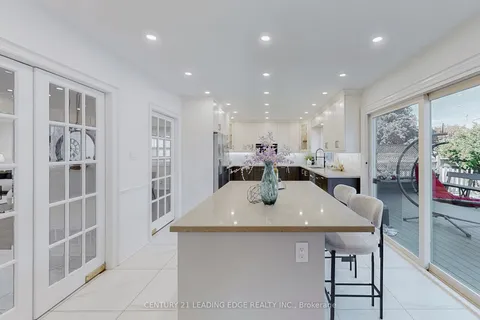 10 MACRILL Road, ON L6C 1S2