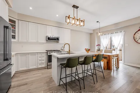 7 Harry Thornton Lane, ON L9P 0E9