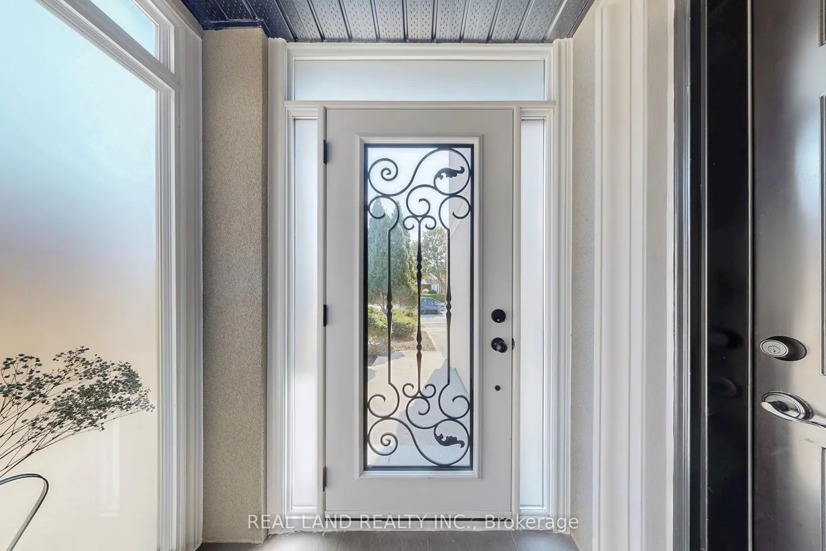 251 Glen Shields Avenue, ON L4K 2R1