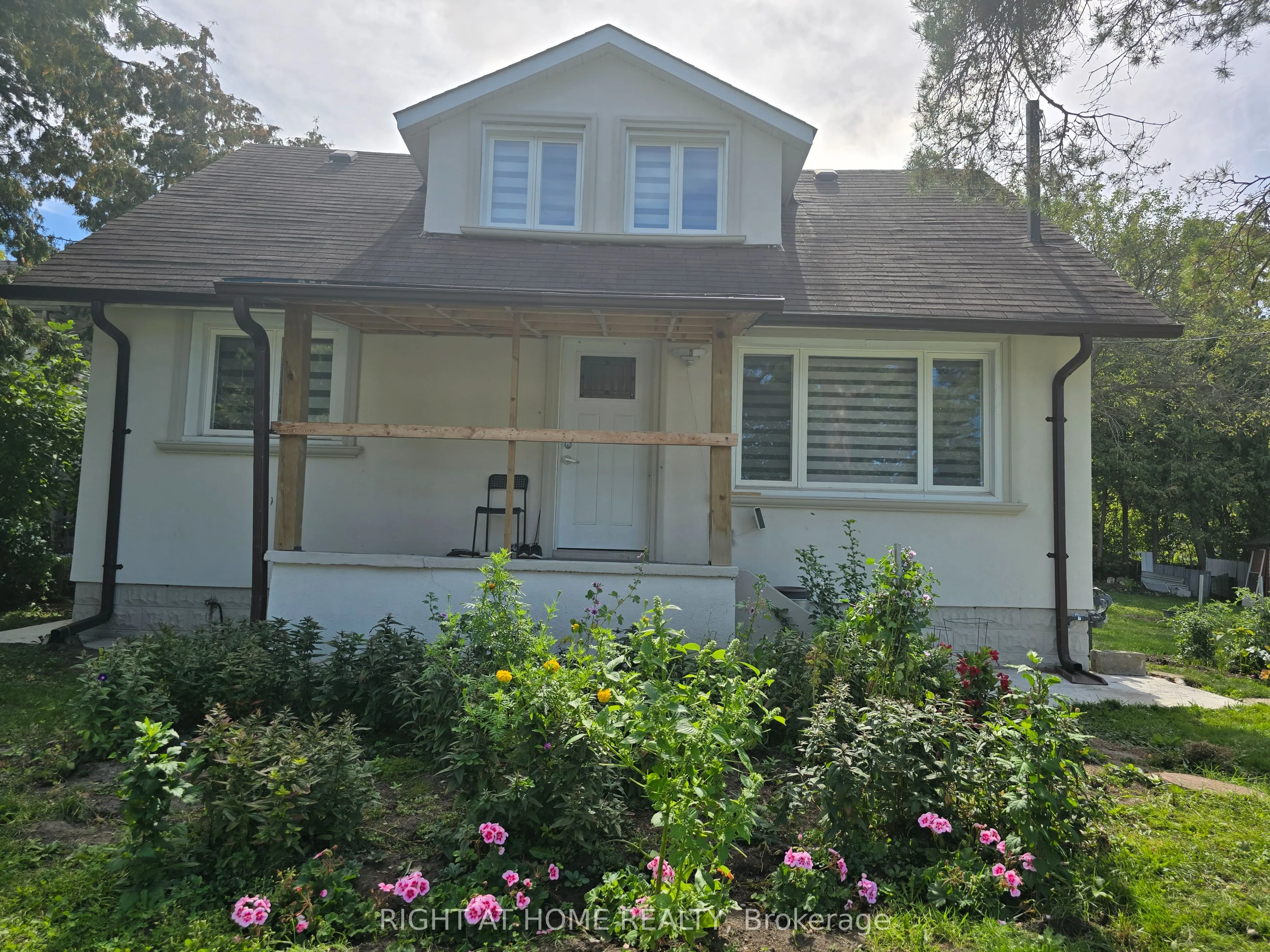 209 Pine Beach Drive, ON L4P 2V6