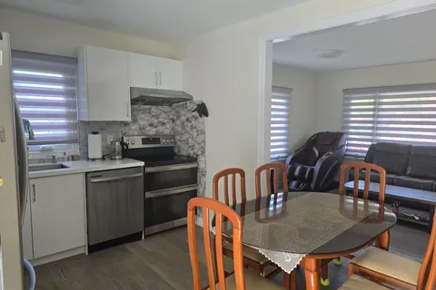 209 Pine Beach Drive, ON L4P 2V6