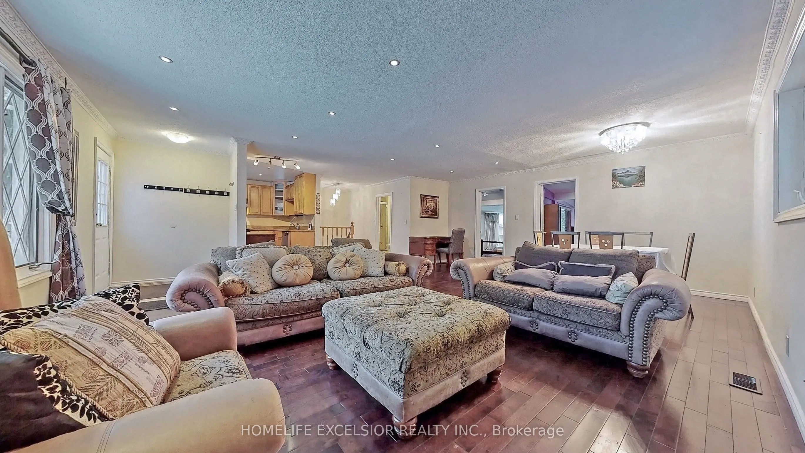 249 Palmer Avenue, ON L4C 1P1