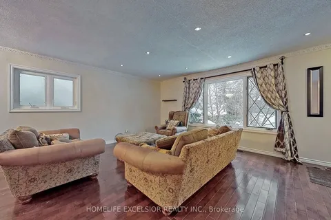 249 Palmer Avenue, ON L4C 1P1