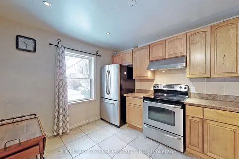 249 Palmer Avenue, ON L4C 1P1