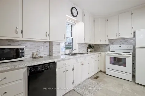 63 King Street, ON L9R 1B6