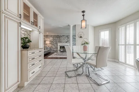 11 Saint Avenue, ON L3Z 3E6