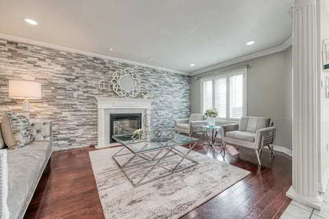 11 Saint Avenue, ON L3Z 3E6