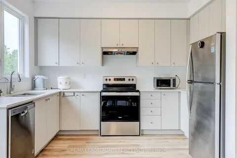 64 Lyall Stokes Circle, ON L0G 1M0