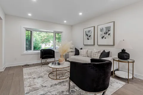 9 Eastman Crescent, ON L3Y 5T9