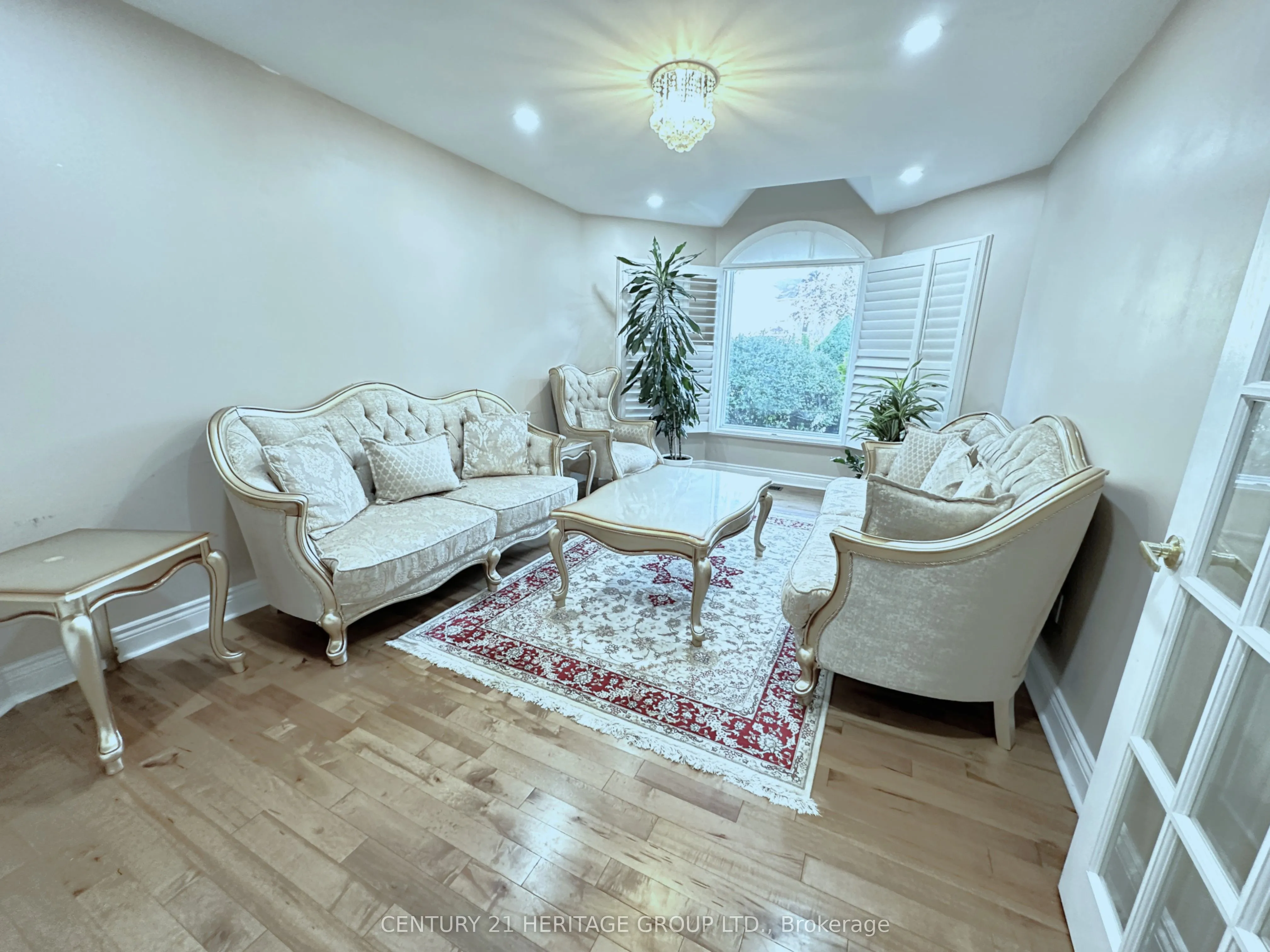 192 Covent Crescent, ON L4G 6P9