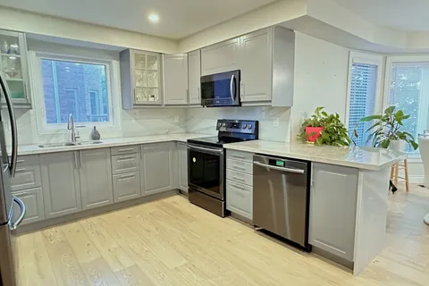 192 Covent Crescent, ON L4G 6P9