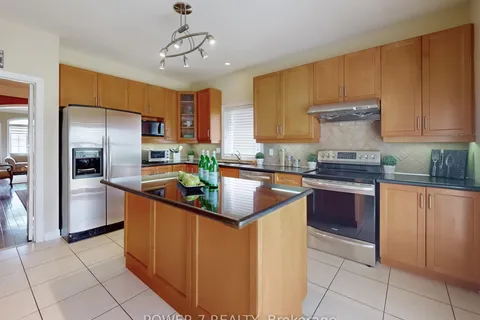 8 Mumberson Court, ON L6C 1Y4