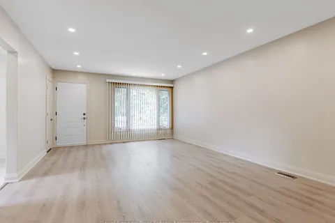 273 Bluegrass Boulevard, ON L4C 3H1