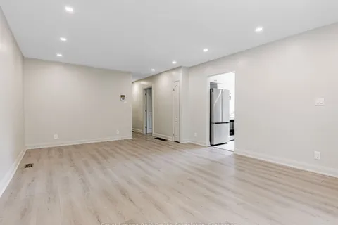 273 Bluegrass Boulevard, ON L4C 3H1