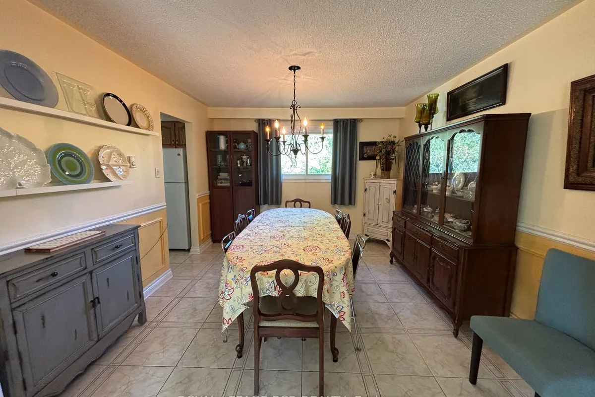 1049 Elgin Street, ON L3Y 3C3