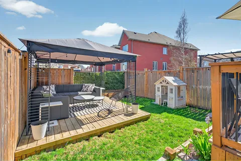 7 London Pride Drive, ON L4E 0X3