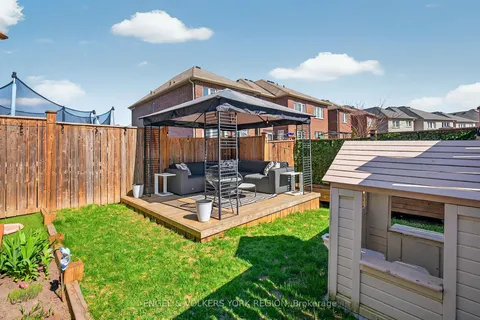 7 London Pride Drive, ON L4E 0X3