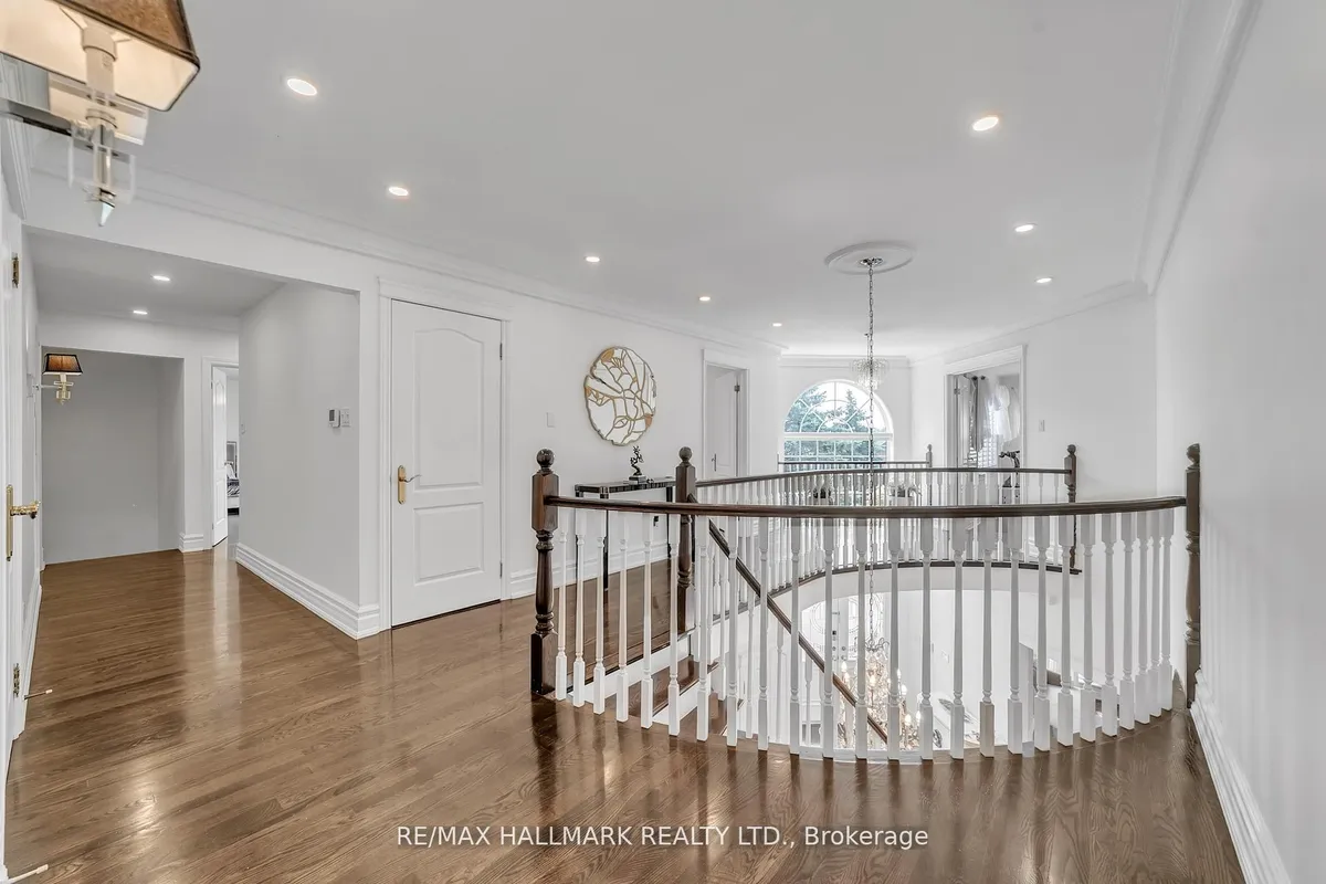 384 Kennedy Street, ON L4G 5M6