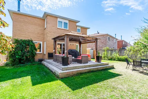 5 Mandel Crescent, ON L4C 9Z7