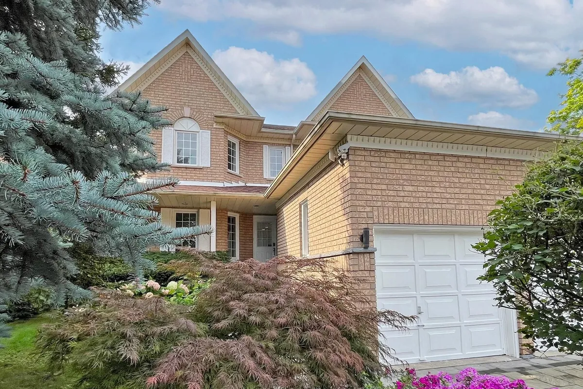 64 Bradgate Drive, ON L3T 7L9