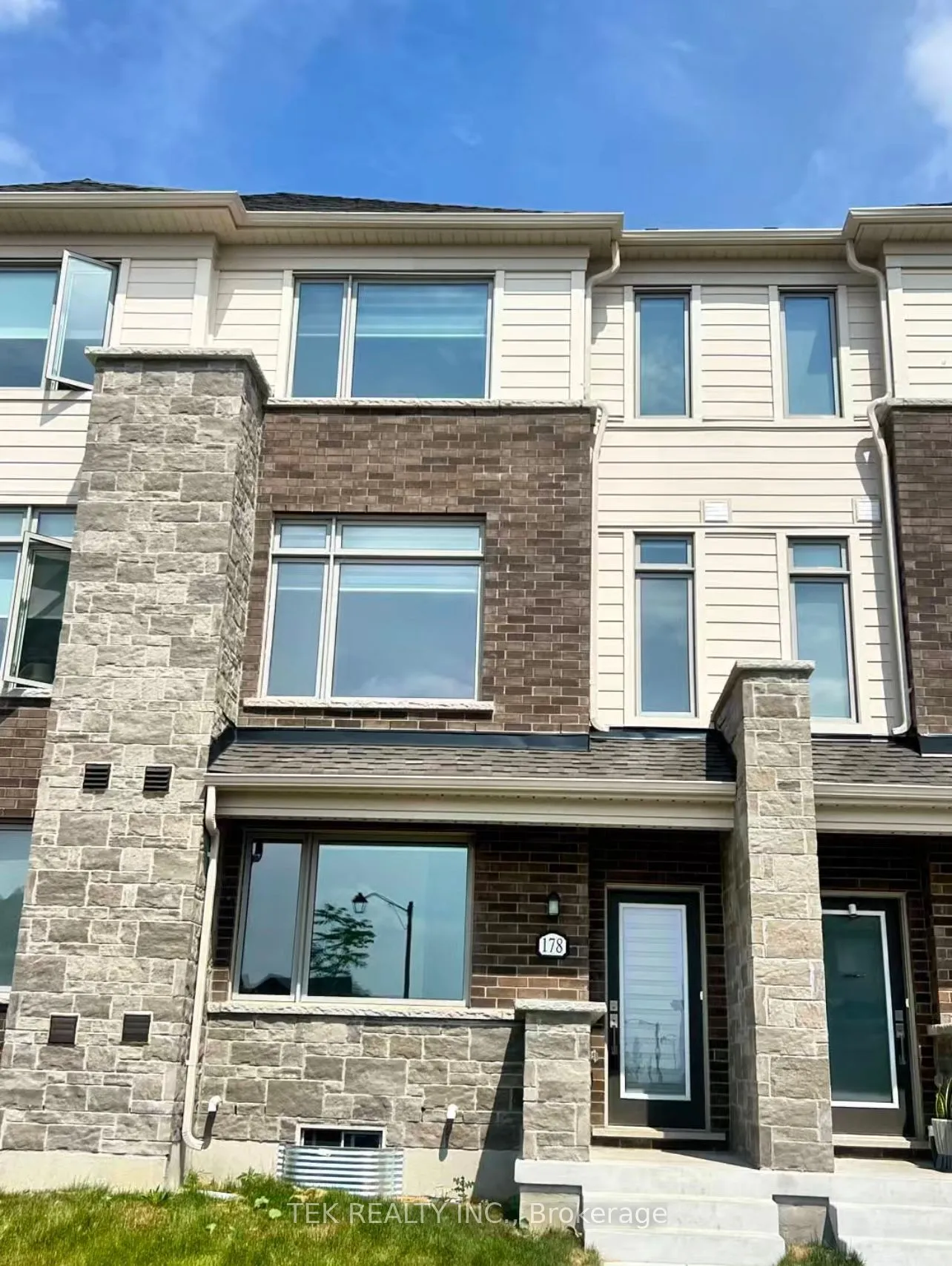 178 Lageer Drive, ON L4A 0M5