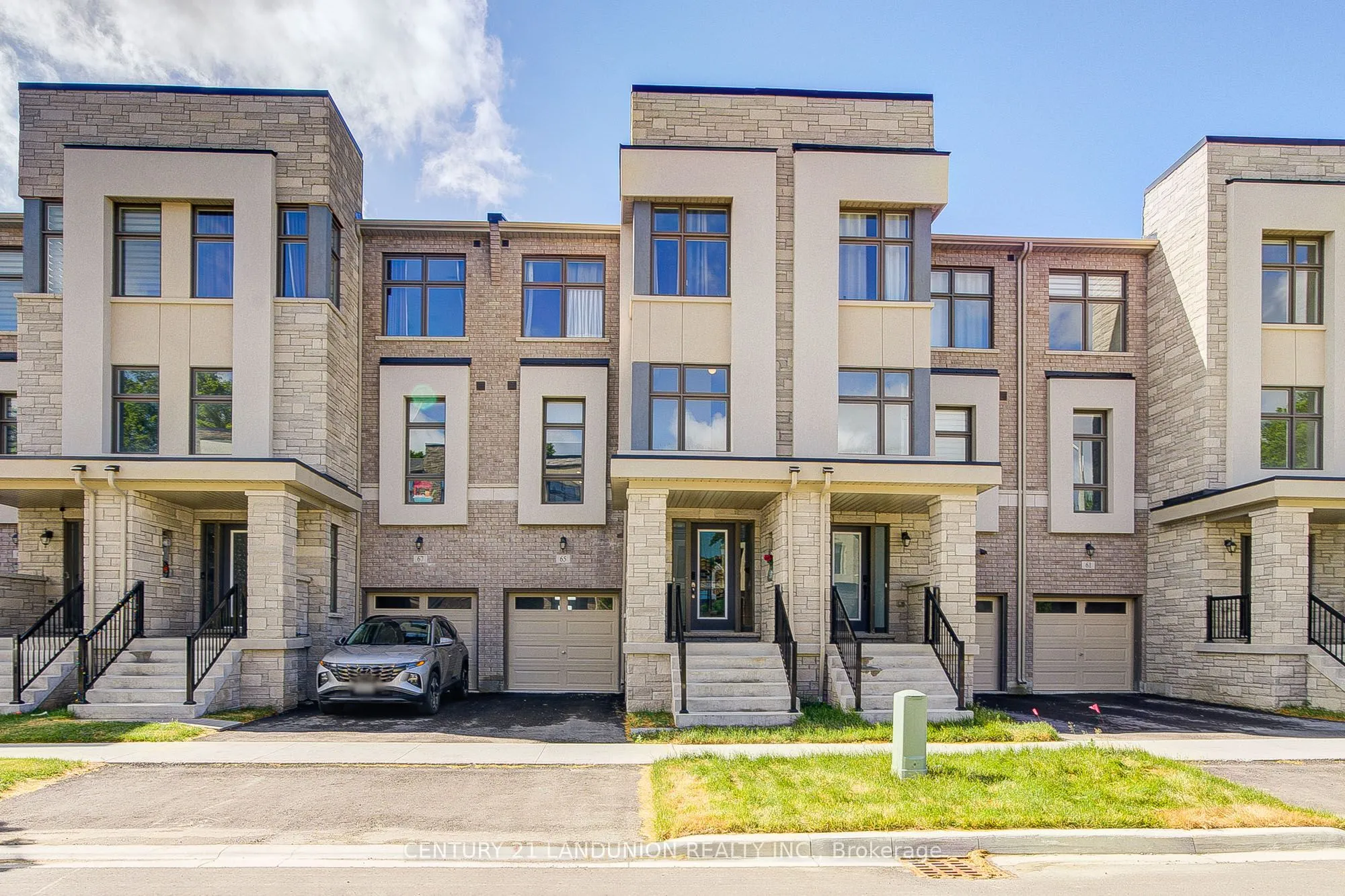 65 Puisaya Drive, ON L4E 1L2