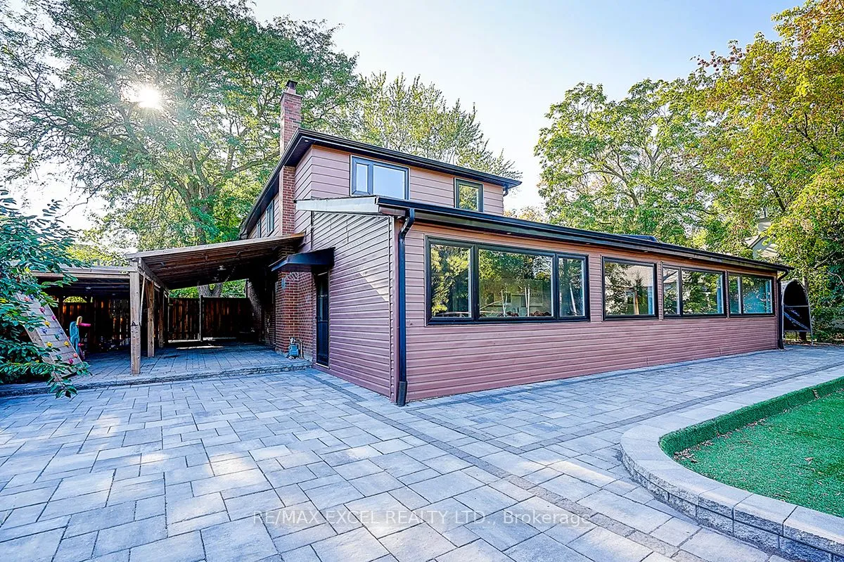 9 Oakcrest Avenue, ON L3R 2B9