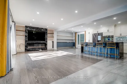 9 Oakcrest Avenue, ON L3R 2B9