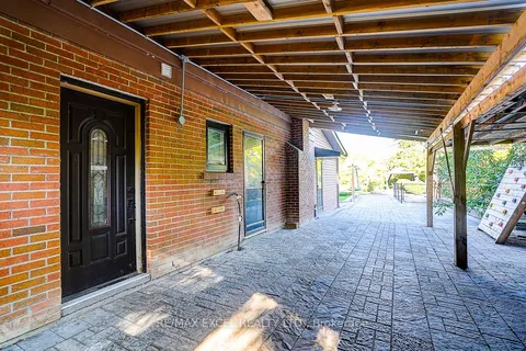 9 Oakcrest Avenue, ON L3R 2B9