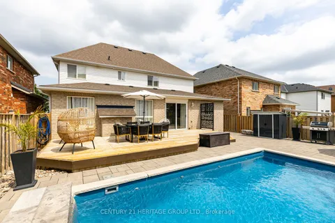 106 Laurendale Avenue, ON L4P 4E8