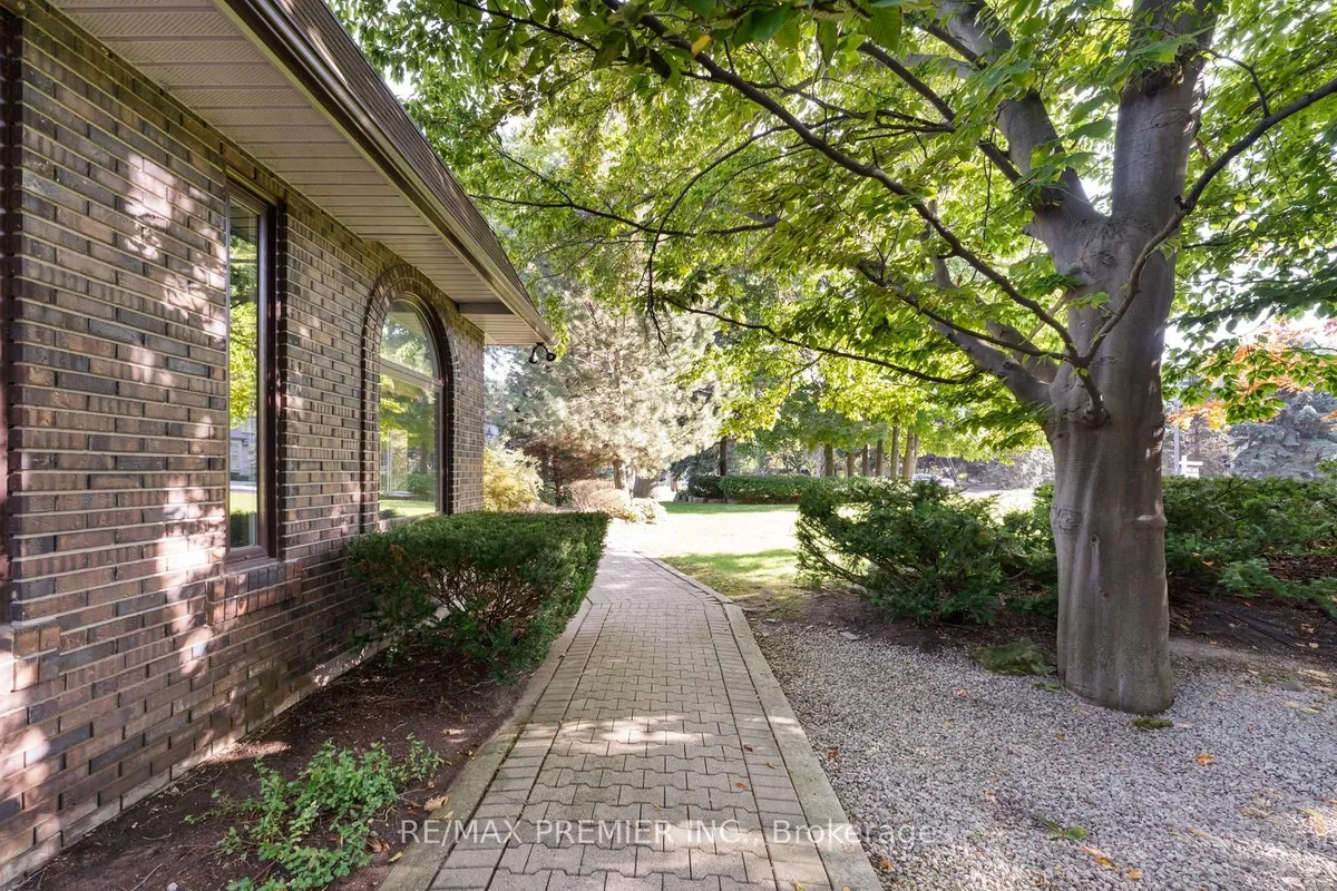 261 Sylvadene Parkway, ON L4L 2M8