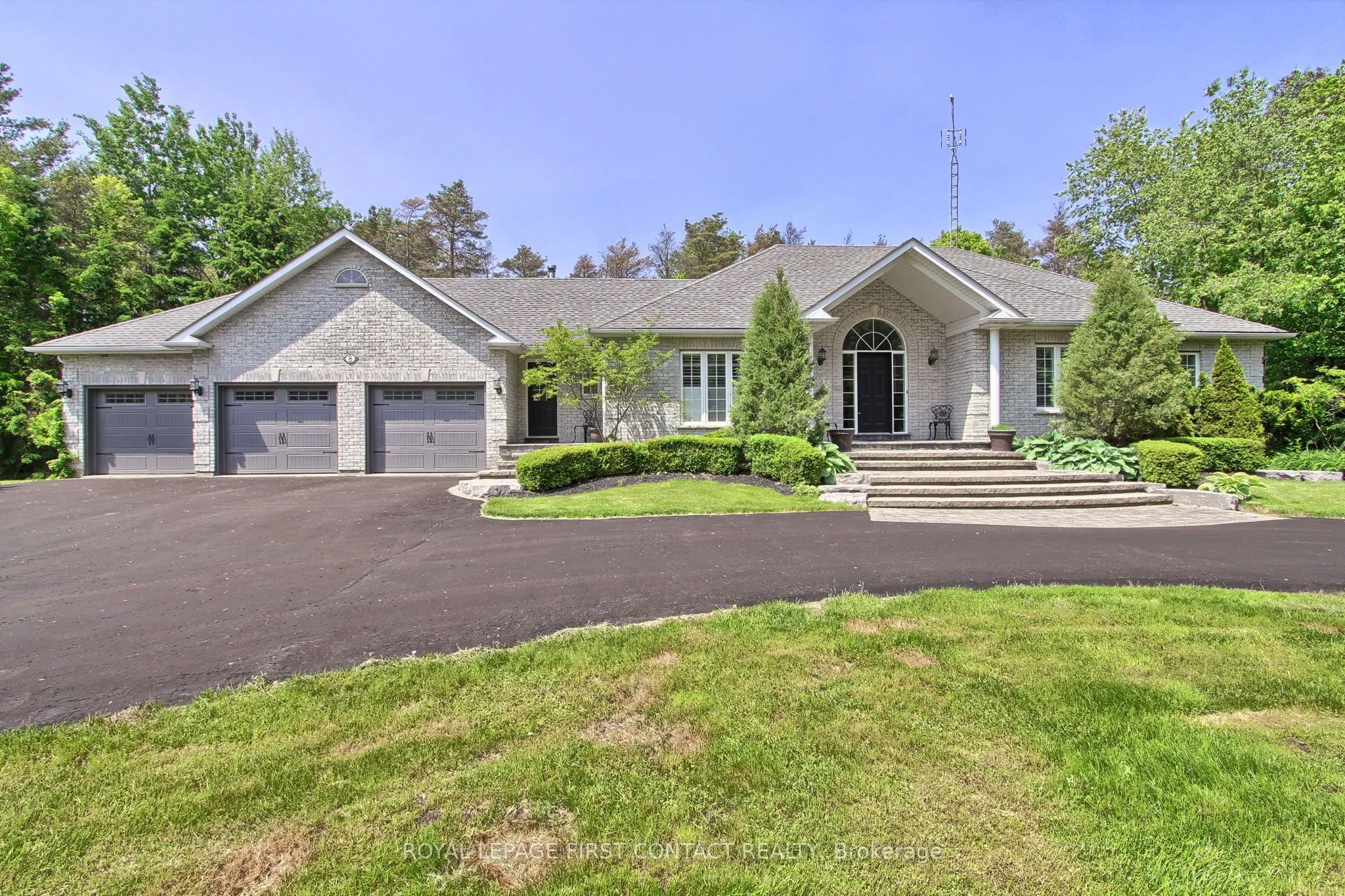 8 Pelosi Way, ON L0G 1M0