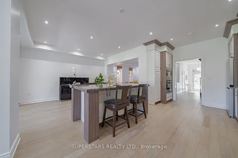 26 Windmill Court, ON L4E 4V2